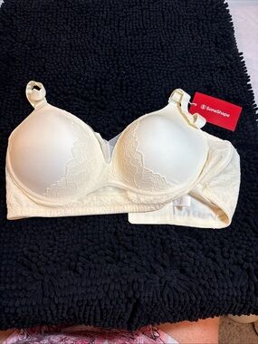 Sonashape cream Xl pus-Up Bra New. 570